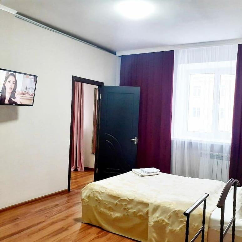 City Hotel Ustʼ-Kamenogorsk Eksteriør bilde