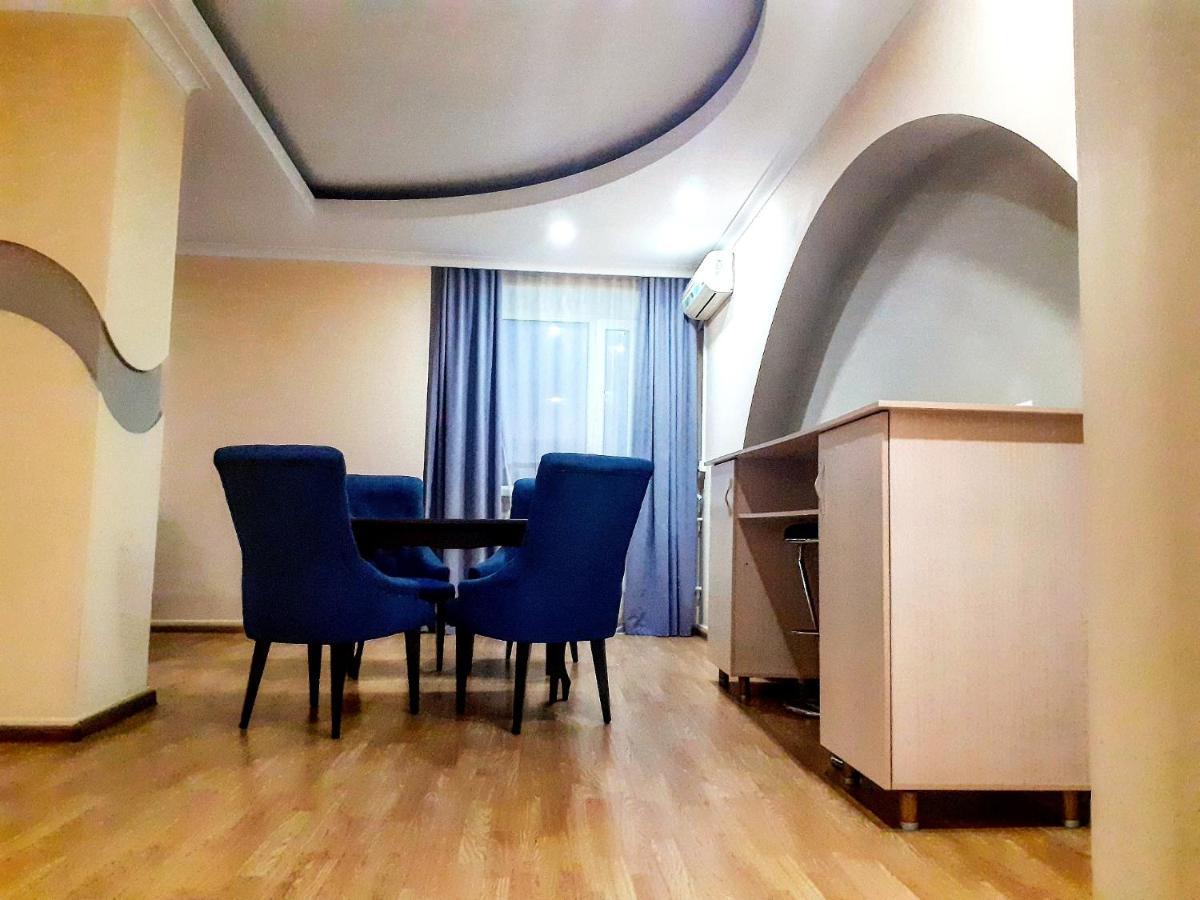 City Hotel Ustʼ-Kamenogorsk Eksteriør bilde