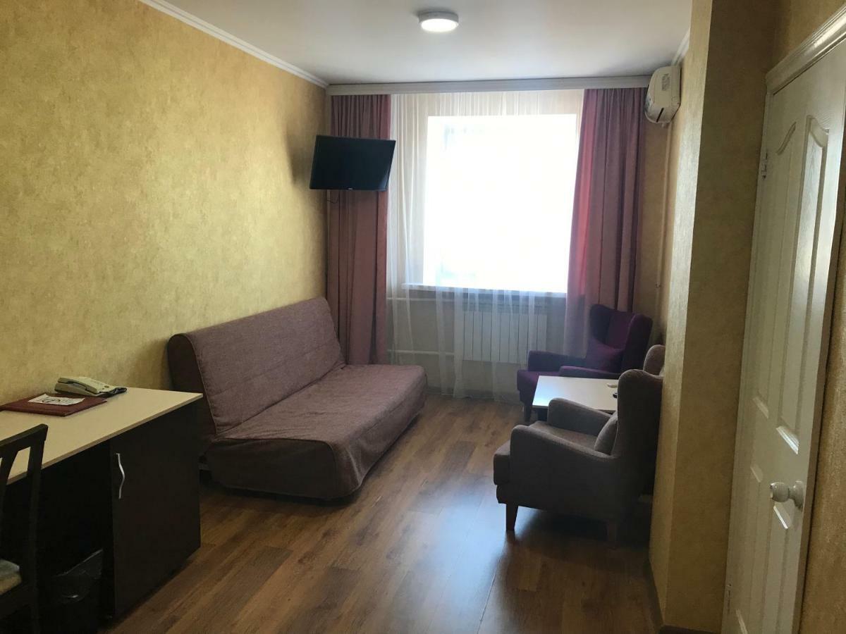 City Hotel Ustʼ-Kamenogorsk Eksteriør bilde