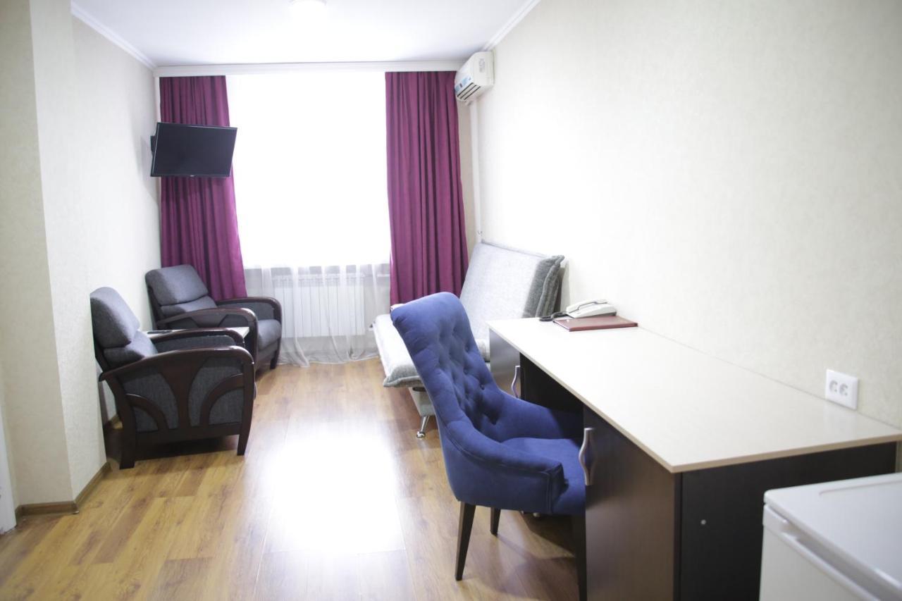 City Hotel Ustʼ-Kamenogorsk Eksteriør bilde