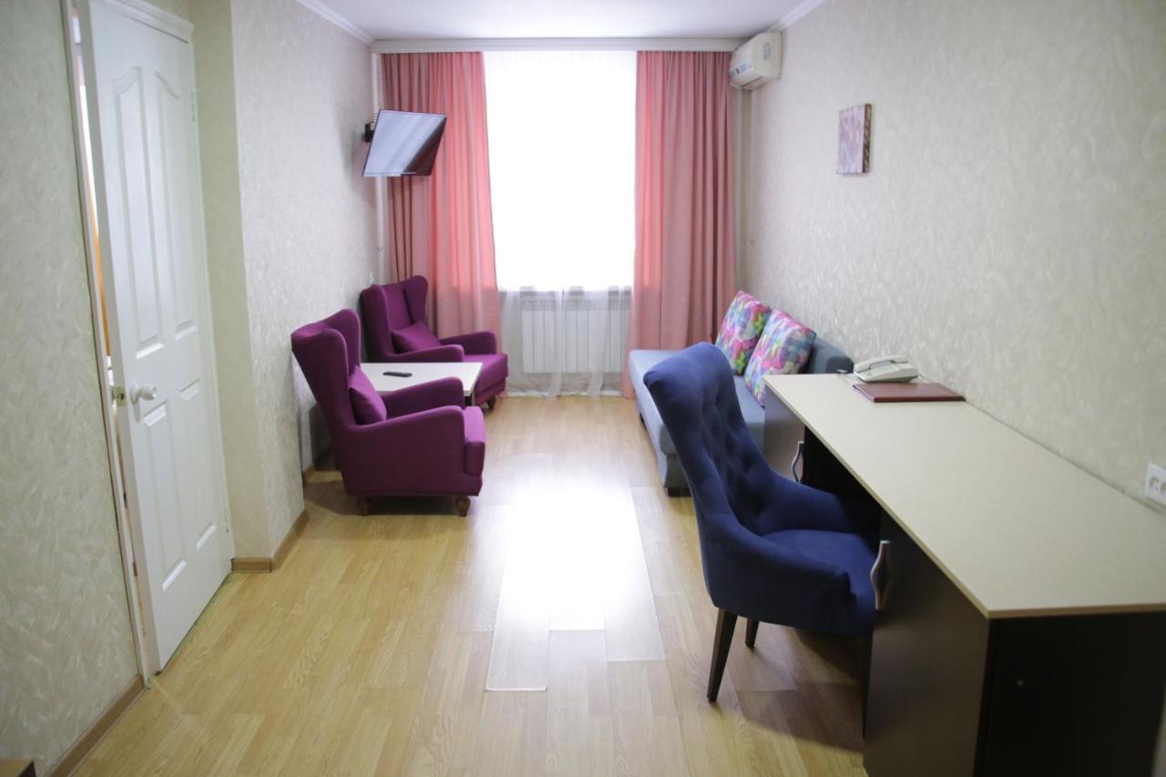 City Hotel Ustʼ-Kamenogorsk Eksteriør bilde